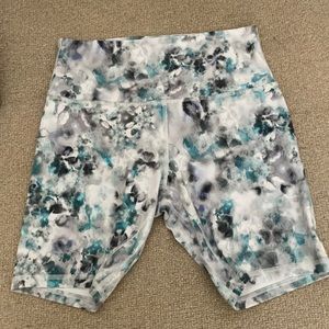 NWOT Lululemon Align 8 inch Shorts